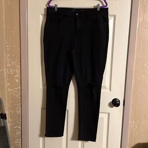 Seven7 Women's Black Skinny Jeans